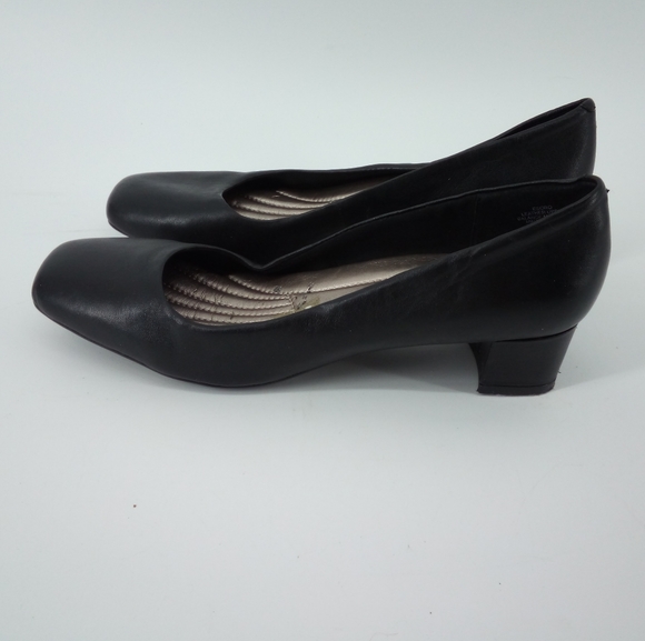 Vintage Easy Spirit Black Leather Close Toe Low Heel Work Interview Office 7.5 - Picture 9 of 11